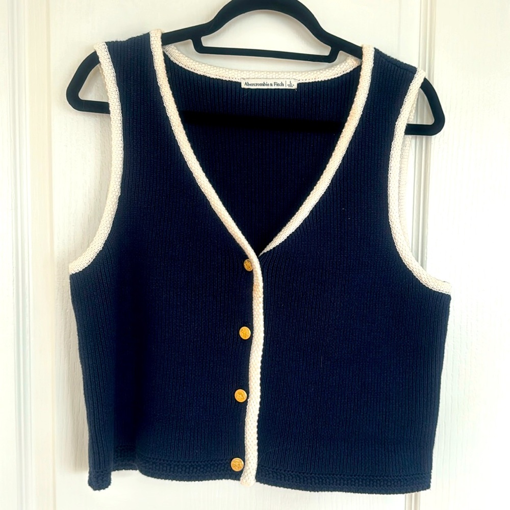 Abercrombie knit vest, size large